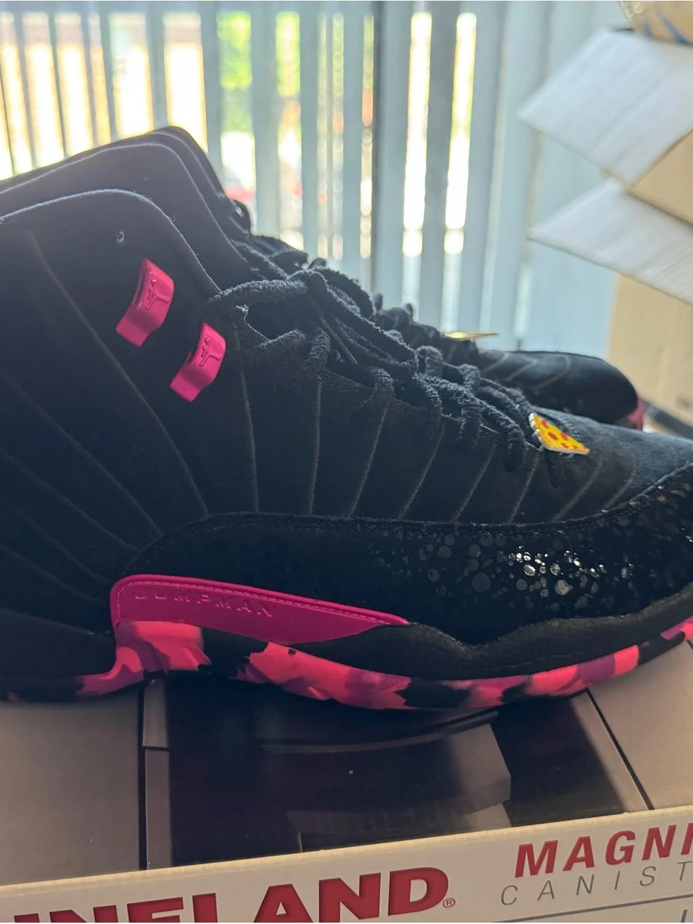 Jordan Men's Black and Pink Athletic Shoes